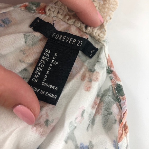 Crochet Floral Crop Top Small - Picture 2 of 4